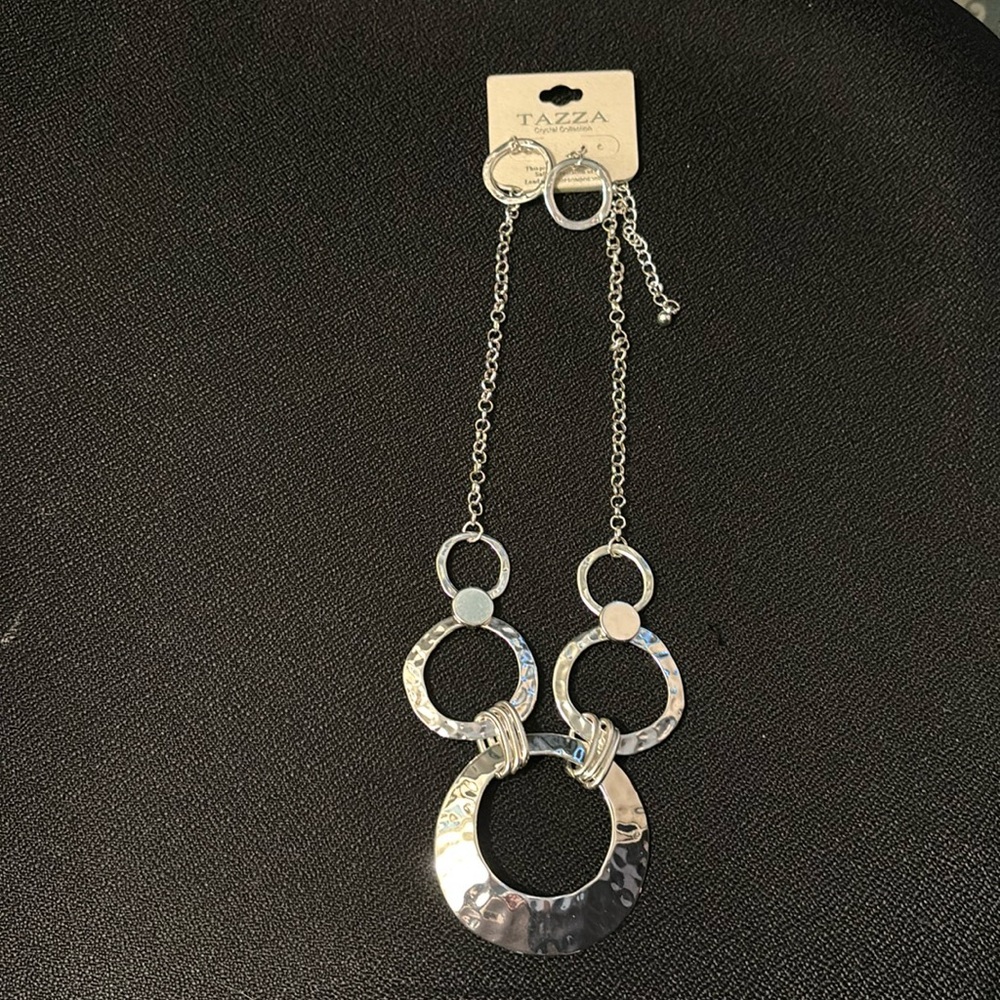 Silver tone necklace and earing set